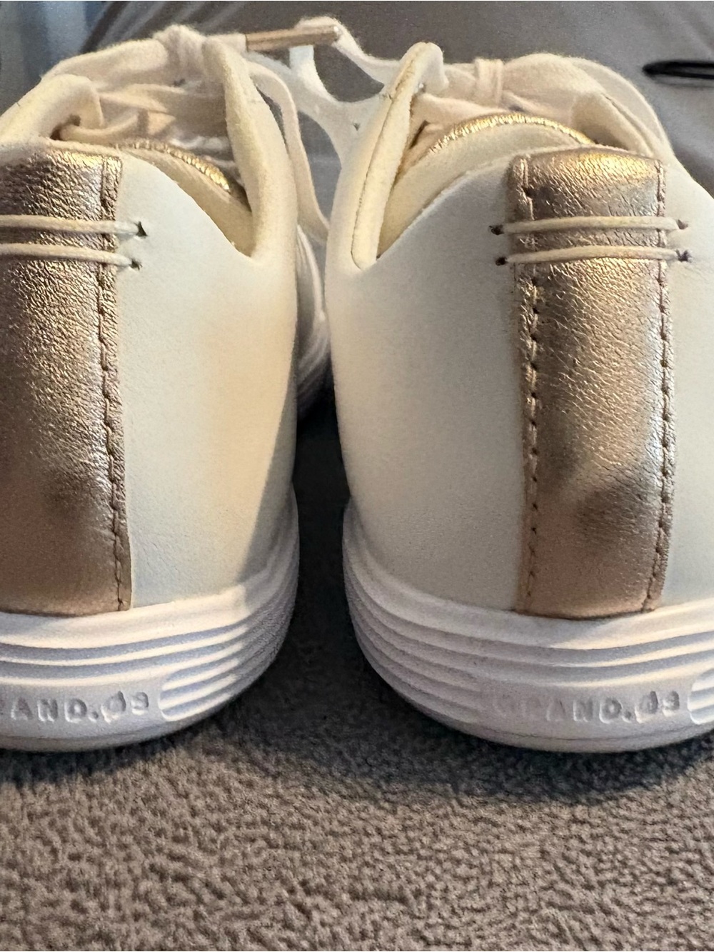 Cole Haan Women's White Low-Top Leather Sneakers EUC - Picture 4 of 8